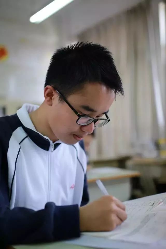 恭喜！马鞍山2018年高考文理科第一名是他们……