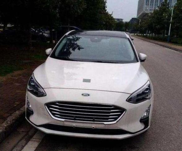 新款福克斯三厢实车，轴距两米七多，配电子档杆，竞争英朗、朗逸