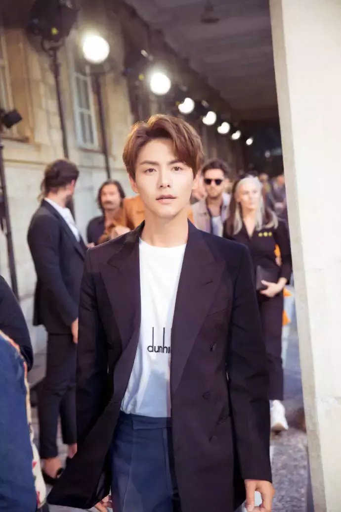 易烊千玺高考分数曝光！恭喜千玺弟弟专业第一考入中戏