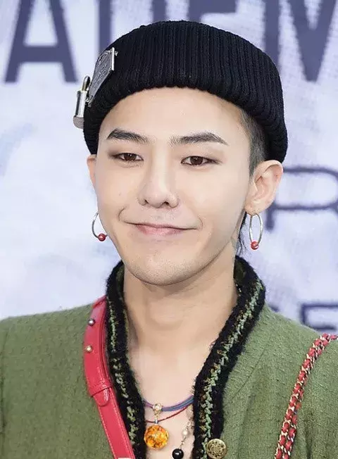 易烊千玺高考分数曝光！恭喜千玺弟弟专业第一考入中戏