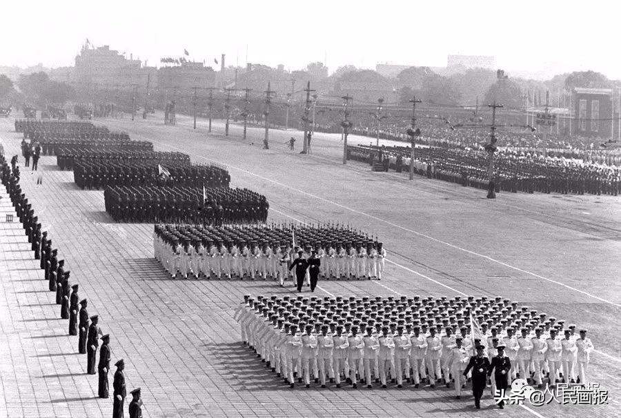 珍藏版！历次天安门广场的阅兵影像