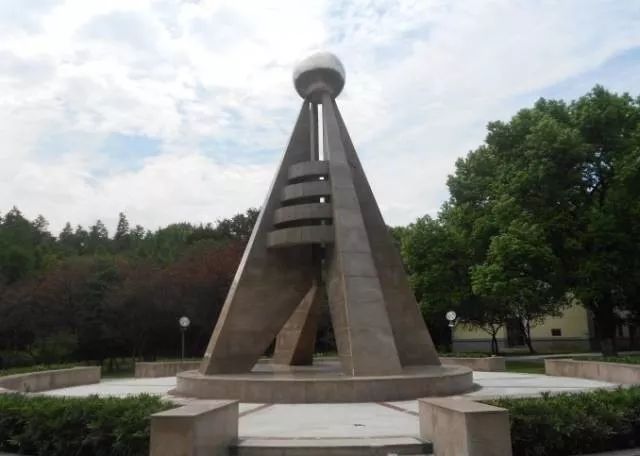 低调地生产科技大佬——华中科技大学