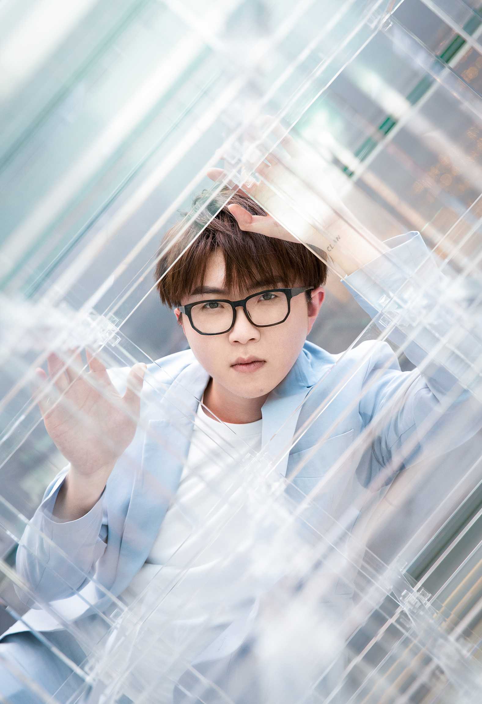 他本不叫“毛不易”，做过急诊科实习护士，出租屋里写出成名曲