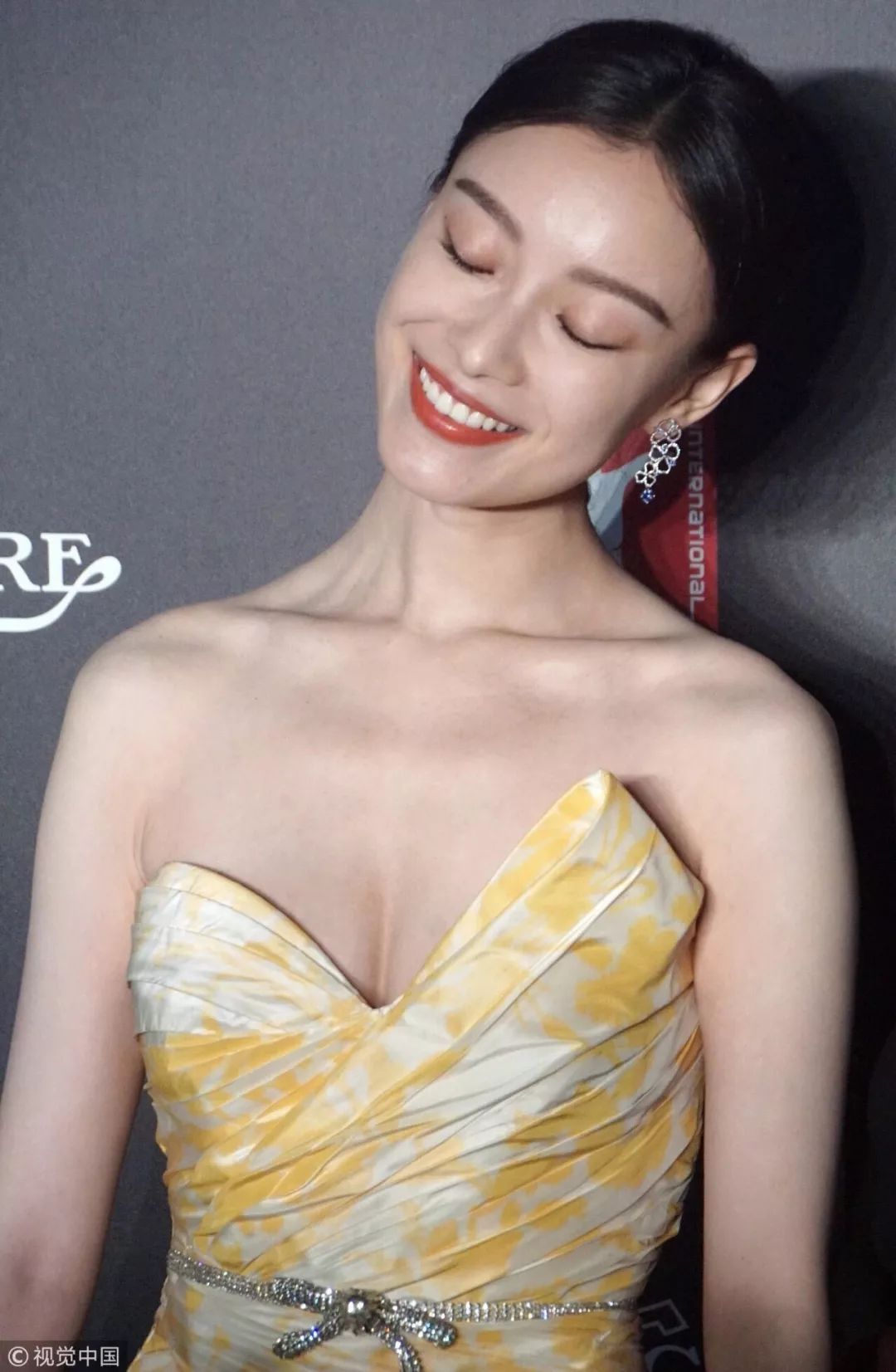 闭口能让颜值降多少？看101小姐姐就知道了……