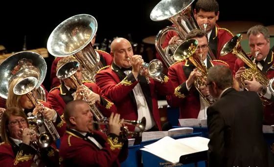 法国号的乐器(一张图看懂交响乐团乐器布局!