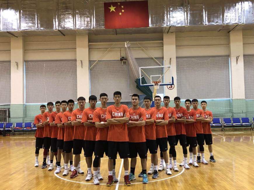 u17世青赛美国中国(U17世青赛中国男篮78分惨败美国，仅一节得分上双折射巨大差距)