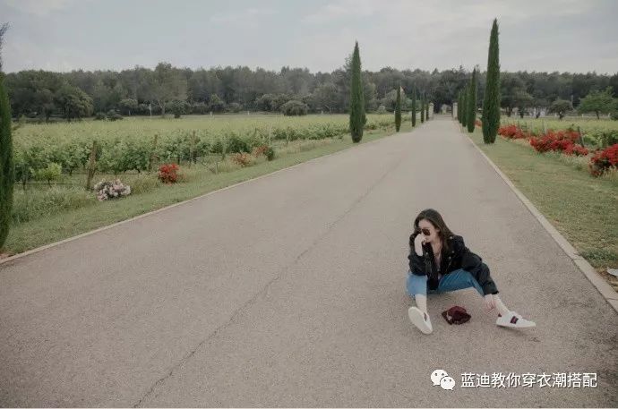 戚薇世界杯完整版(倪妮，林允，戚薇拍照姿势学起来，准备开启世界杯模式)