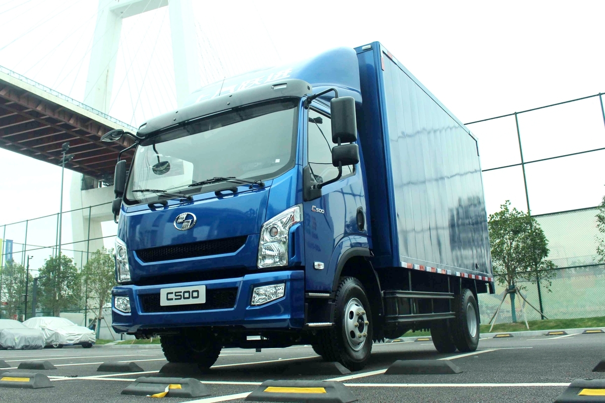 180马力的蓝牌重载王,你猜这台轻卡能拉多少吨货? - 114知识网