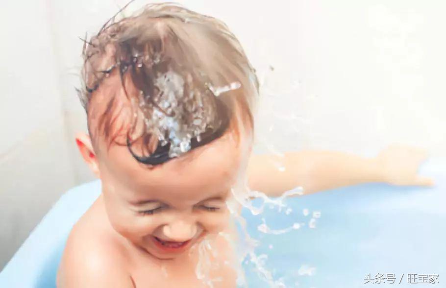 宝宝游泳，到底该不该学？什么时候学？怎么学？