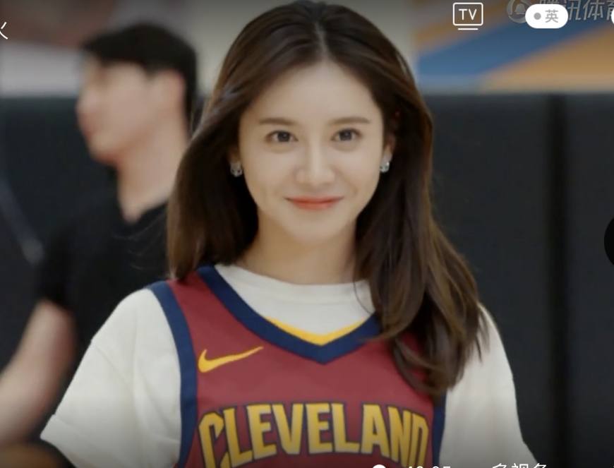 腾讯nba直播美女有哪些(腾讯NBA三大美女主播，一个比一个养眼，除了美娜、小七还有她)