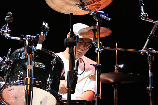 中国摇滚十大乐手排行榜-中国摇滚乐坛最顶尖的十位鼓手(下) - 114