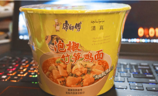 深度横评！10款网红泡面试吃，哪款是你的菜？