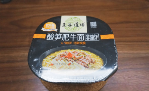 深度横评！10款网红泡面试吃，哪款是你的菜？