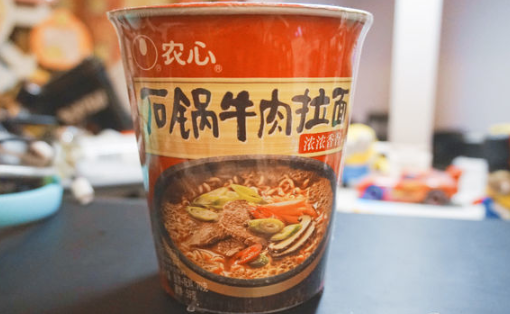 深度横评！10款网红泡面试吃，哪款是你的菜？