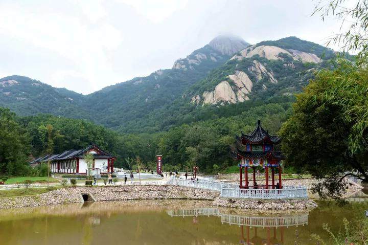 河南省泌阳县，古称比阳，被誉为中原北戴河