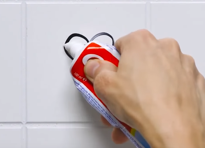 可以用马克笔覆盖原来的印记,就可以轻松擦掉喽~how to erase