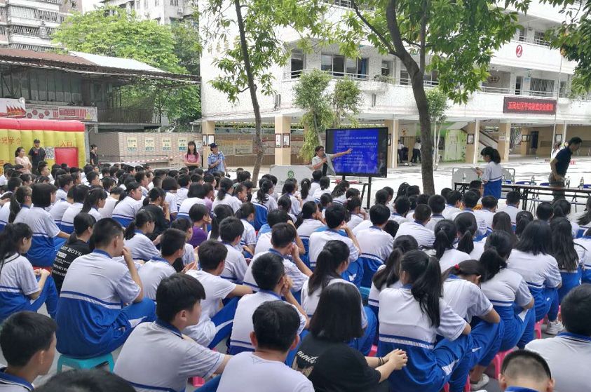 海珠｜共建共治共享：“安全自护学堂”走进凤阳春晖学校！