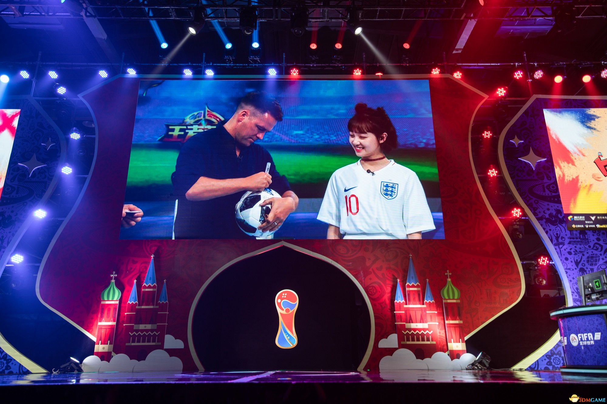 为什么说是乌拉世界杯(传统与现代的融合，FIFA电竞世界杯圆满落幕)