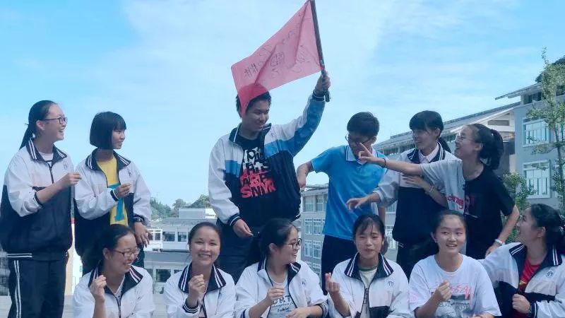 好消息！兴义一中的这位同学被北大录取了！兴义八中的嘞？