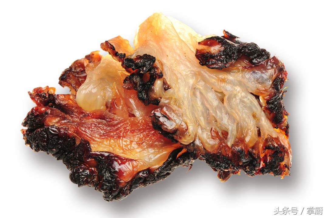 凉拌海蜇丝适合三伏天，这次我们用老醋