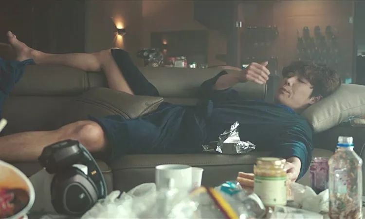 被丝袜毁掉的中国女人：审美力，才是一个人的核心竞争力