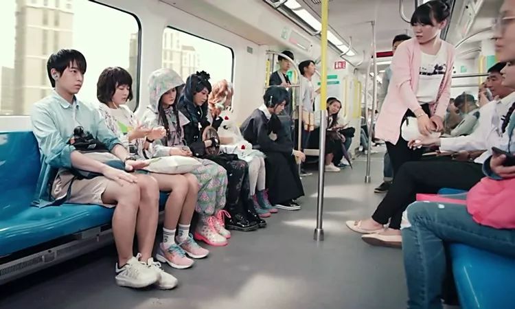 被丝袜毁掉的中国女人：审美力，才是一个人的核心竞争力