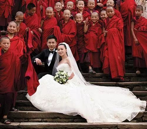 刘嘉玲高调庆祝结婚10周年：不是每个女人，都能熬到梁朝伟