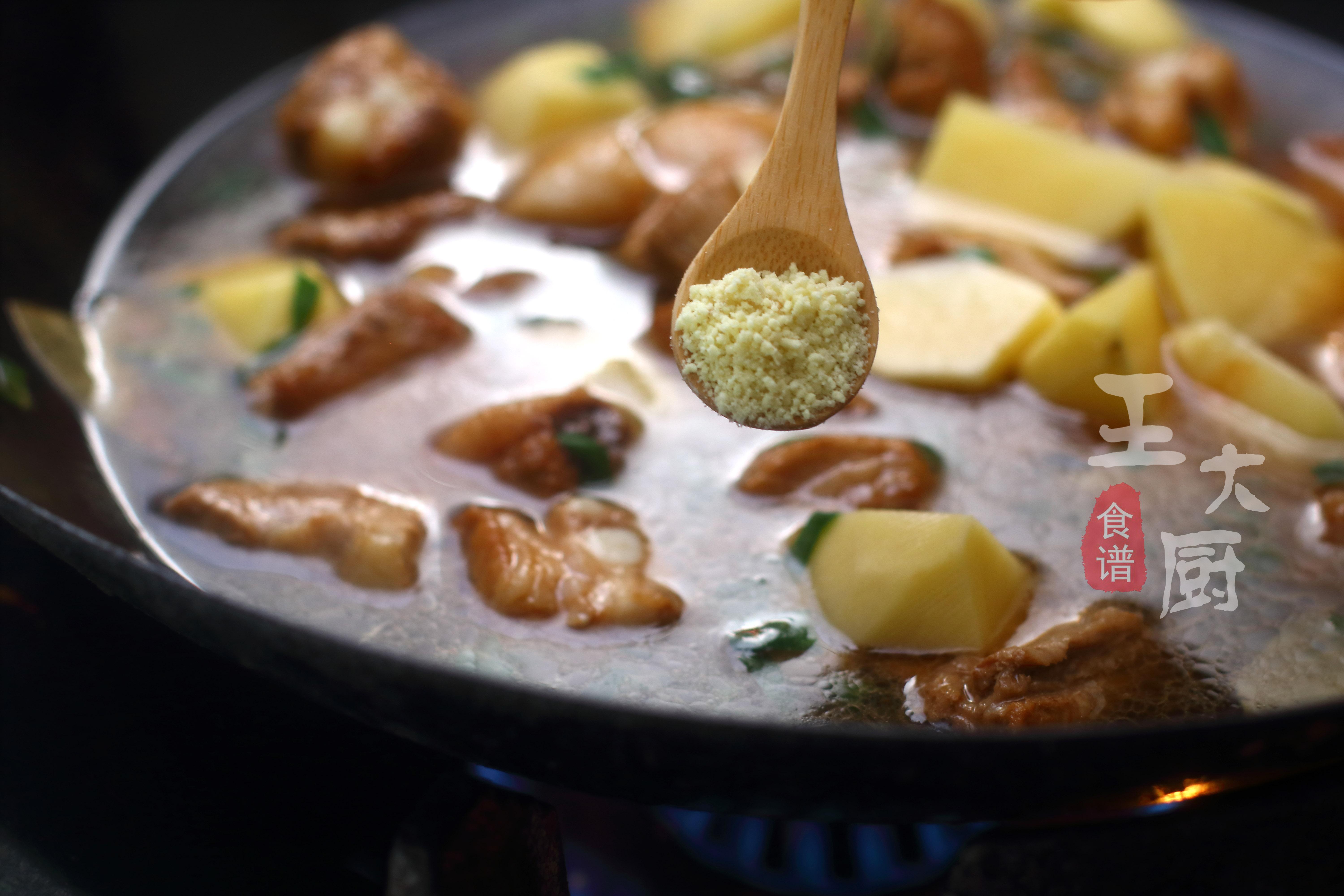 红烧排骨土豆的最正宗做法，方法很简单，味道太好了，好吃停不住