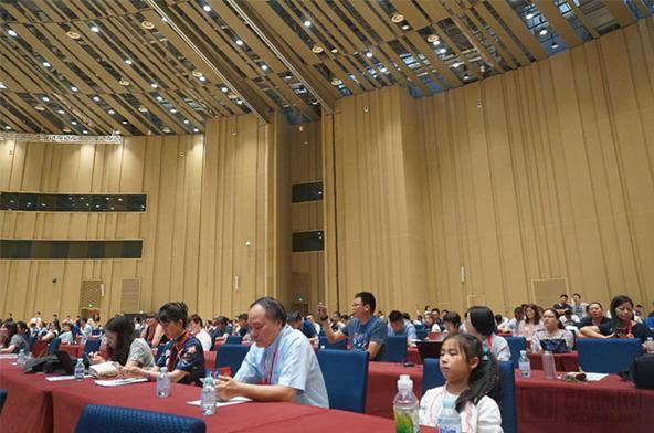 数百位眼科医生针锋相对，和AI比赛，最后结果出乎意料