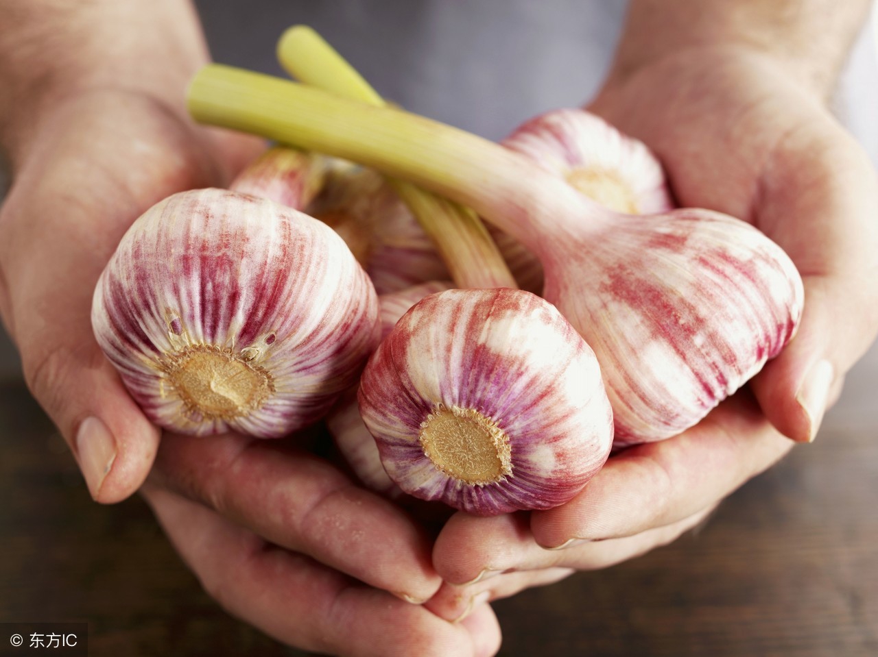 感冒后出现鼻子不通气的症状不用怕，这5个大招可以派上用场了