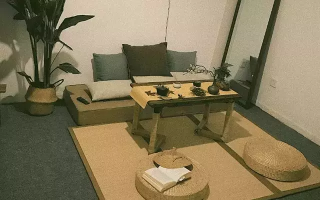 现代客厅有100种潮流布局，马上摆脱“茶几+电视+沙发”老土客厅