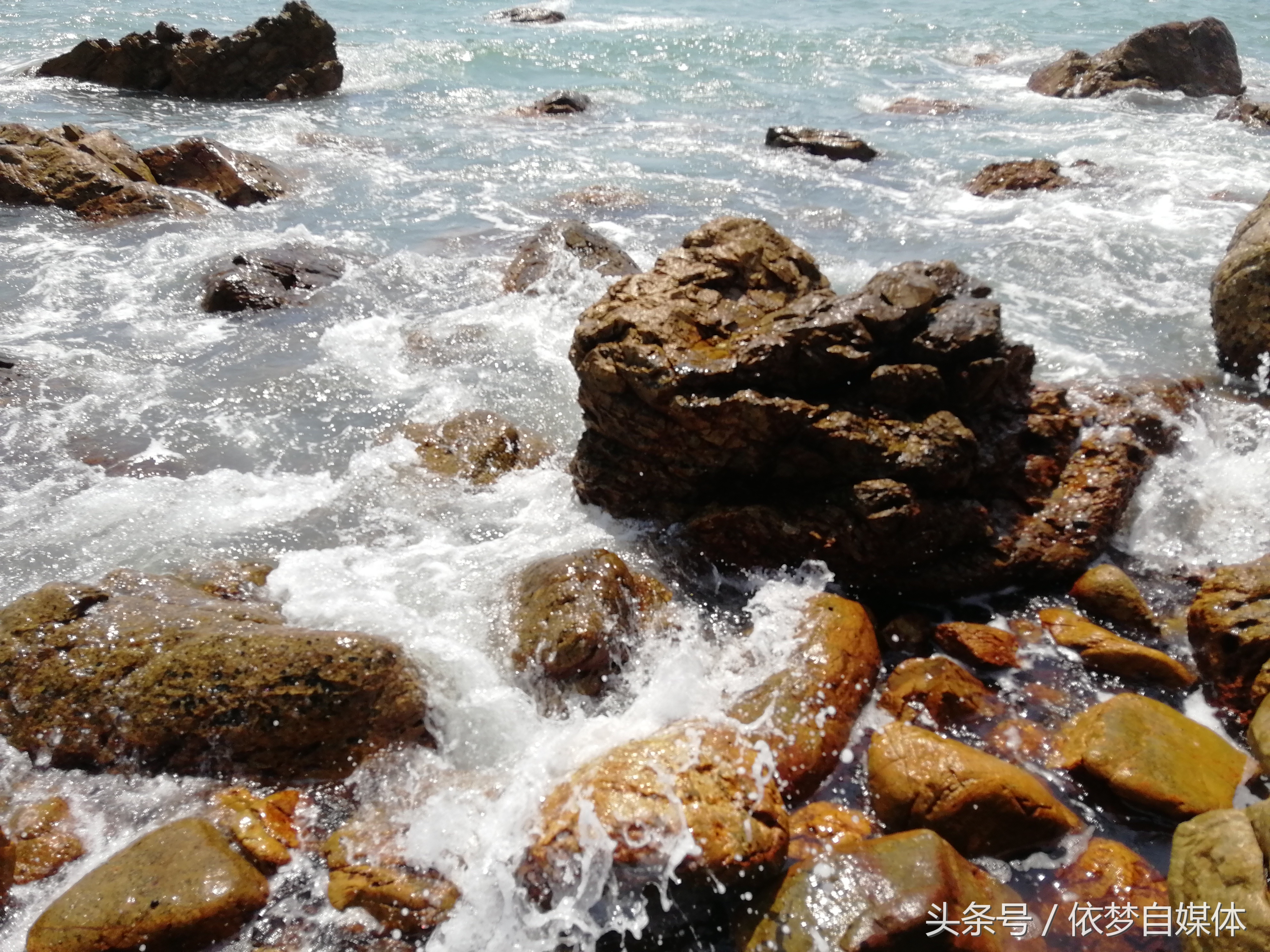 人生的旅途总要有一处风光，叫海岸线