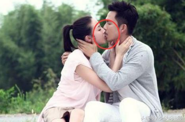 男演员拍吻戏有反应没把持住，杨幂、李小冉的办法也是够狠的！