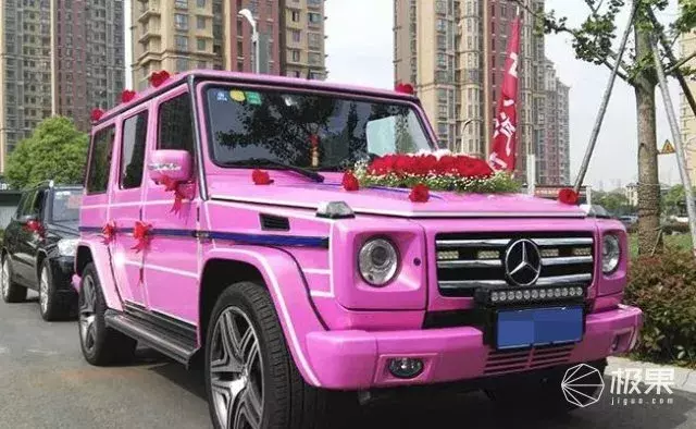 其中奔驰g500售价为1,588,800元,amg g63售价为2,198,800,amg g63先型