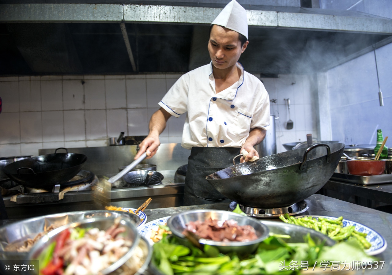 �й��Ŵ���ѧ�������侫ѡ ��ʥ���͵����˼��