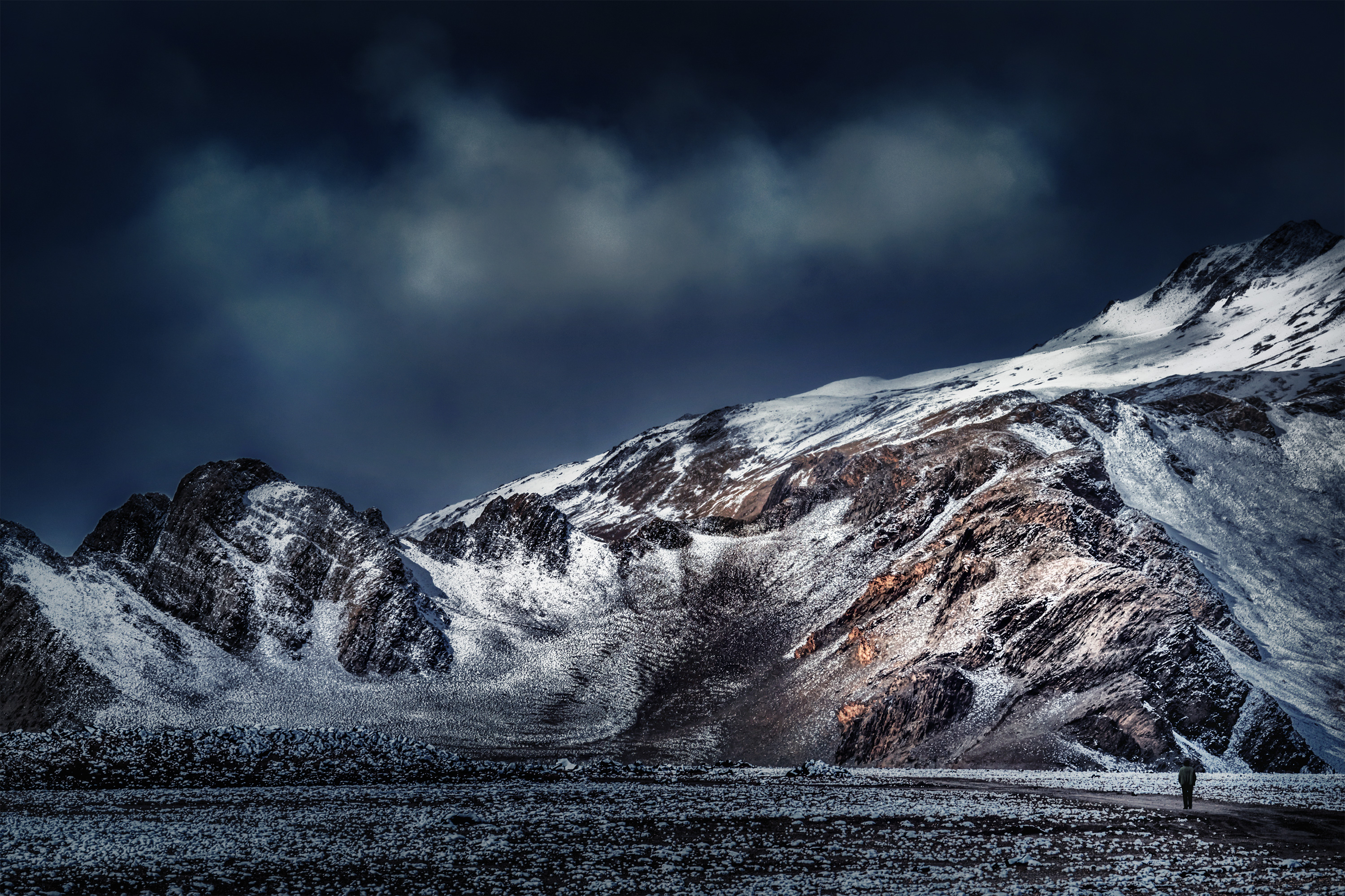 在昆仑山海拔5000米以上的无人区,他看到了什么?