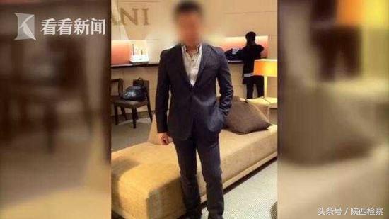 被富豪疯狂追求 年近五旬的她成现代版“灰姑娘”