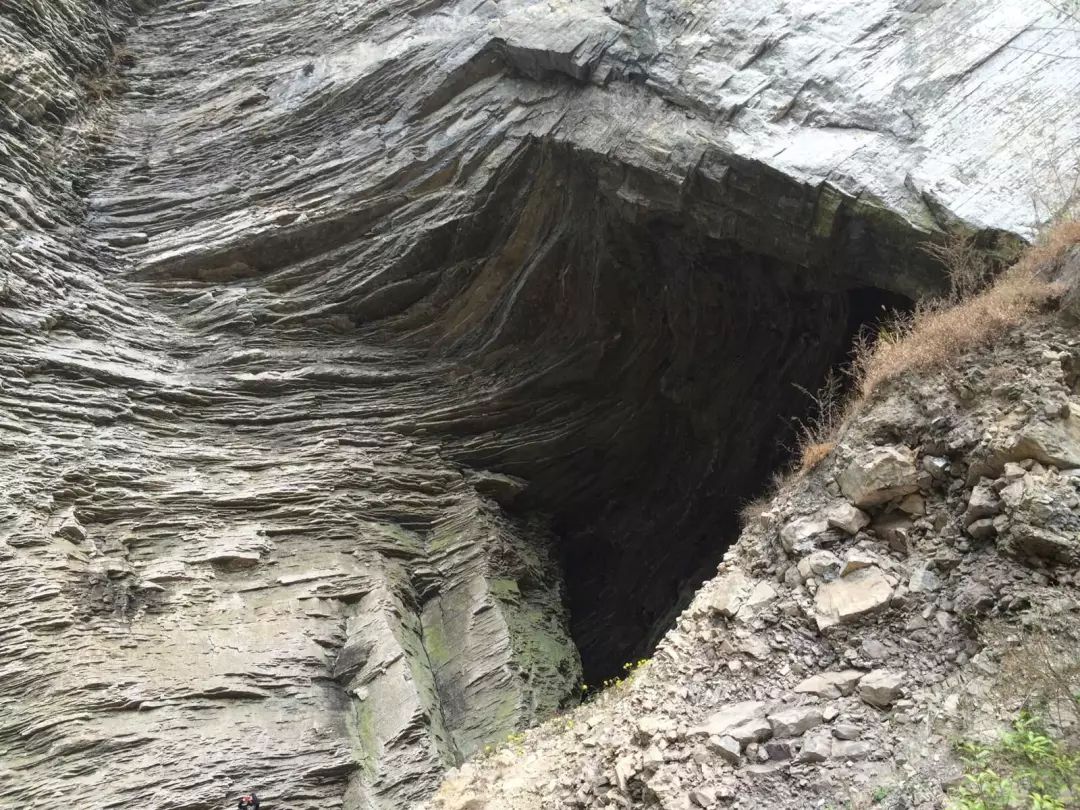 《桃花源记》为什么越看越觉得诡异可怕？三种解读，哪个才是陶渊明要讲的故事？