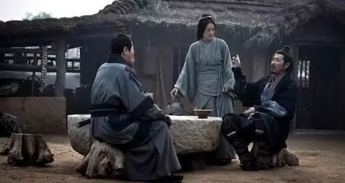 《桃花源记》为什么越看越觉得诡异可怕？三种解读，哪个才是陶渊明要讲的故事？