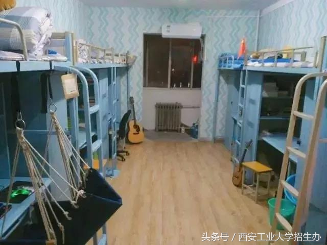 开学了！学长怎么给学妹介绍学校，非常急，在线等！