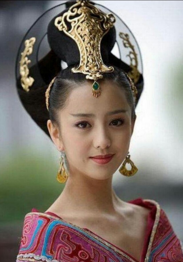 十二星座穿越古代是哪位皇后,处女座美丽夺目,狮子座一代女皇!