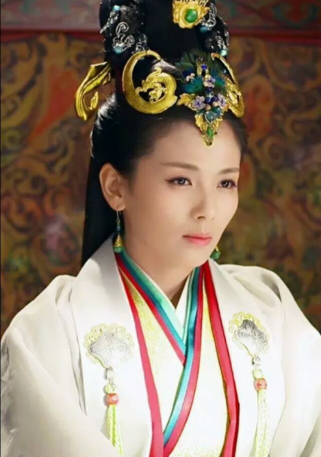 十二星座穿越古代是哪位皇后,处女座美丽夺目,狮子座一代女皇!