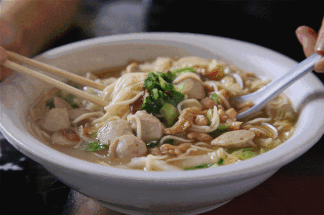 最纯正的闽南古早味，快把我哥带走取景的这座老城十几元吃到爽