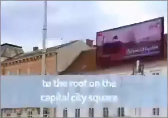 被誉为21世纪最奇葩的感情！让总统落泪，全世界头版头条给了他