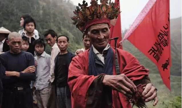 傳說苗族的“蠱術”是真的嗎？究竟有多厲害？直接能讓你懷疑人生