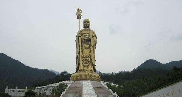 世界上诡异的三座佛像，白天看着都渗人，其中两座在中国