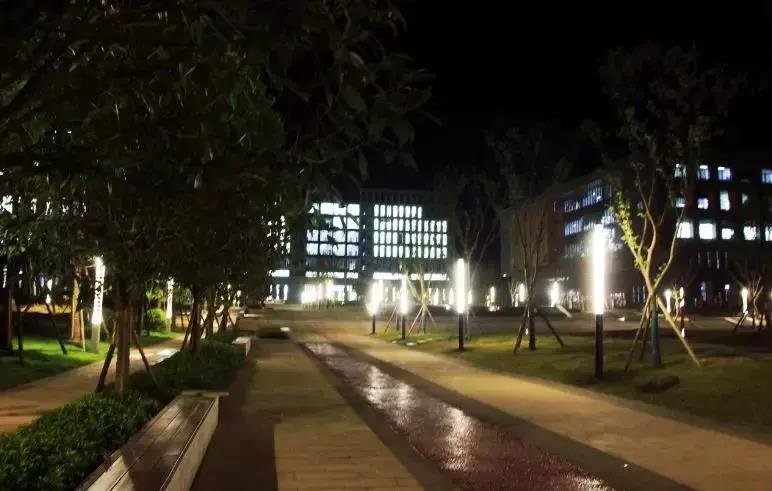 抢先看，西华大学宜宾研究院开学倒计时，校园美景都在这儿！