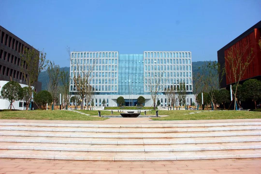 抢先看，西华大学宜宾研究院开学倒计时，校园美景都在这儿！