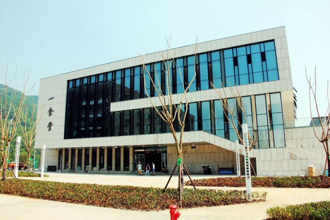 抢先看，西华大学宜宾研究院开学倒计时，校园美景都在这儿！