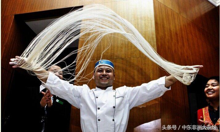 河南籍小伙成帆船酒店“首席面点师”，月薪高达6000美金